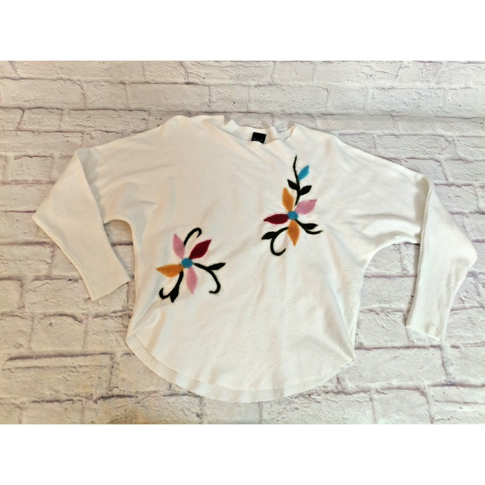 Aaeda Floral Felted Design White Classic Spring Soft 3/4 Raglan Sleeve SZ  Small